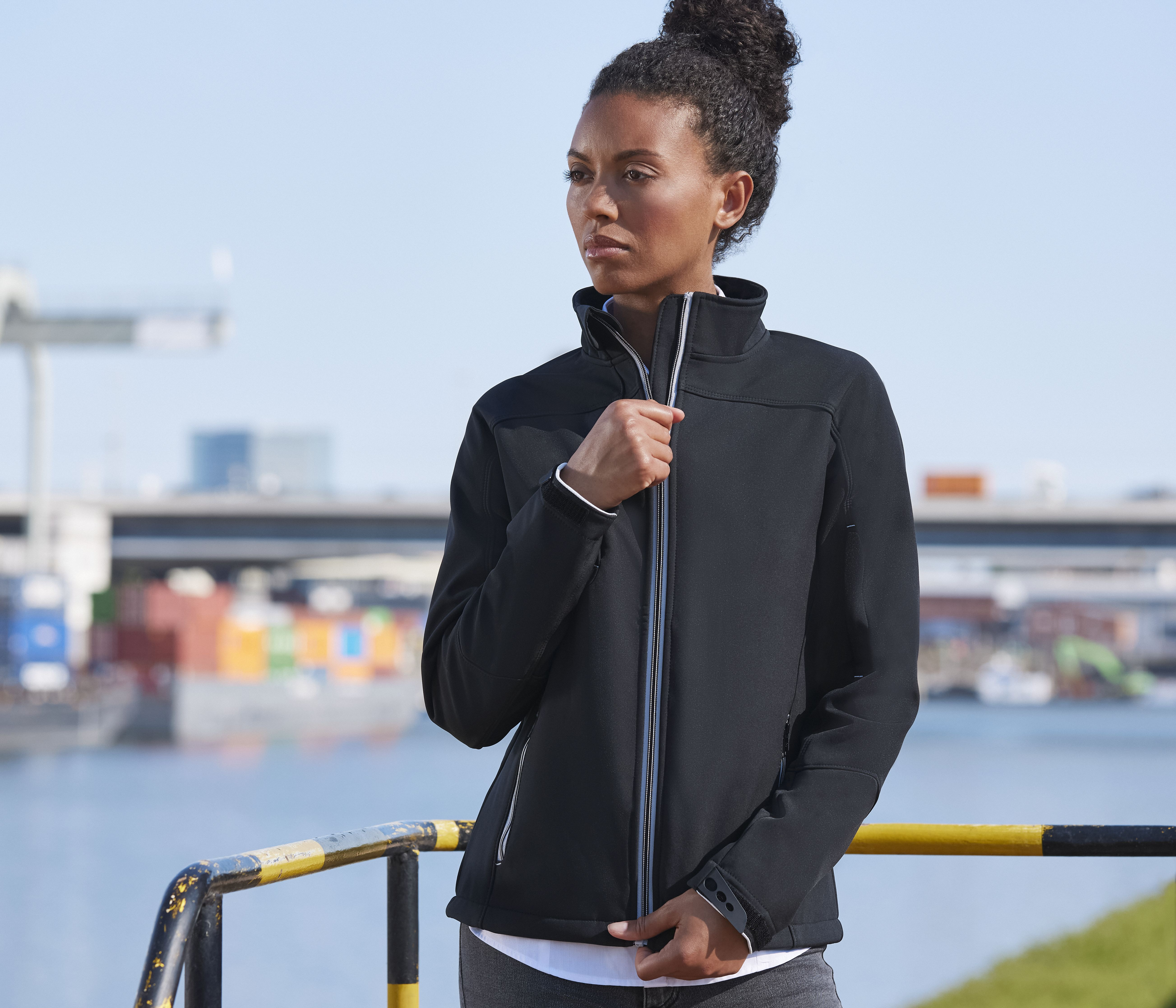 LADIES' BIONIC SOFTSHELL JACKET