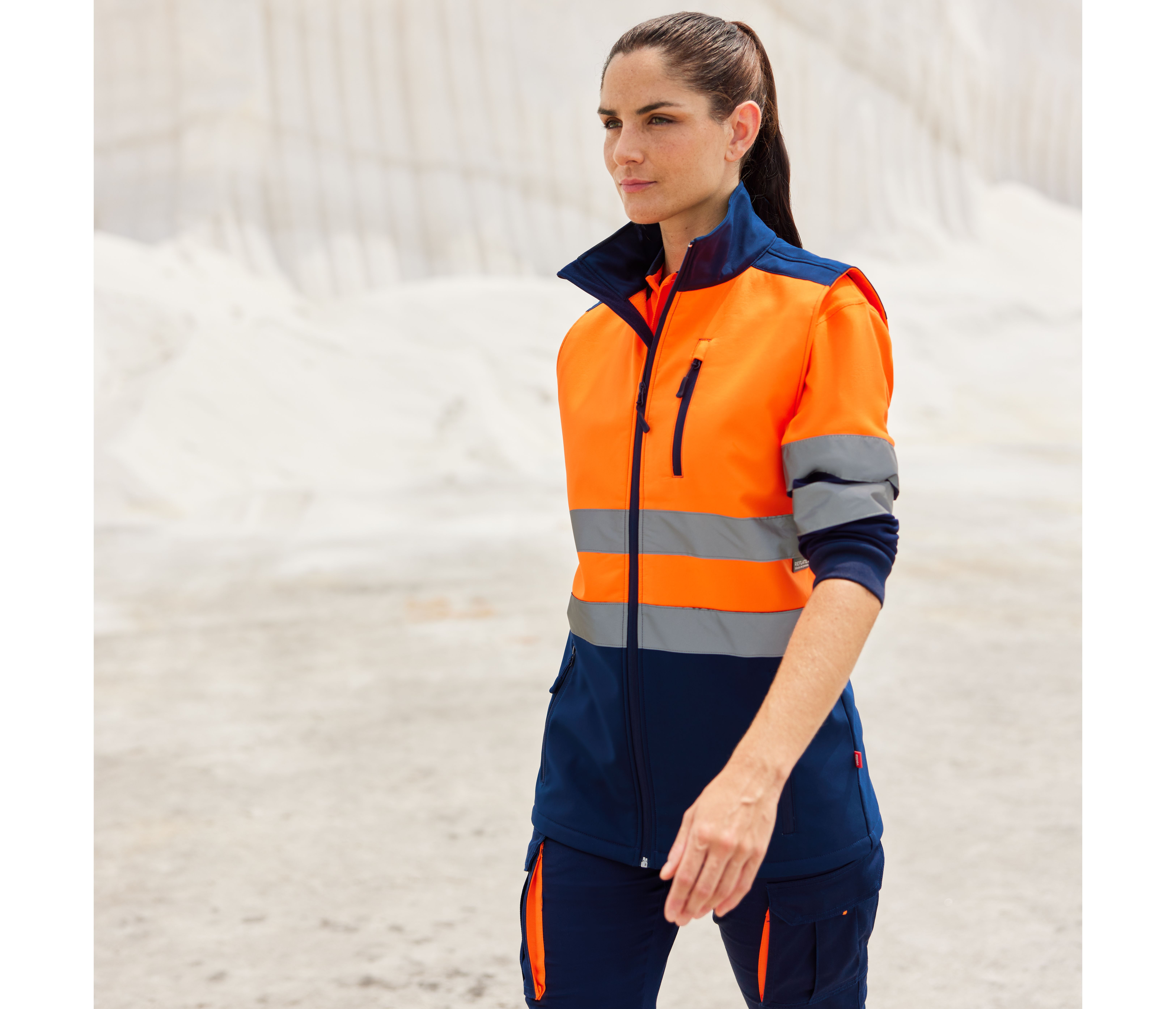 TWO-TONE SOFTSHELL VEST